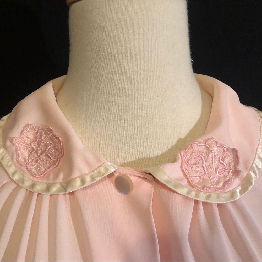 Vintage Nylon Robe Small - Picture 2 of 5